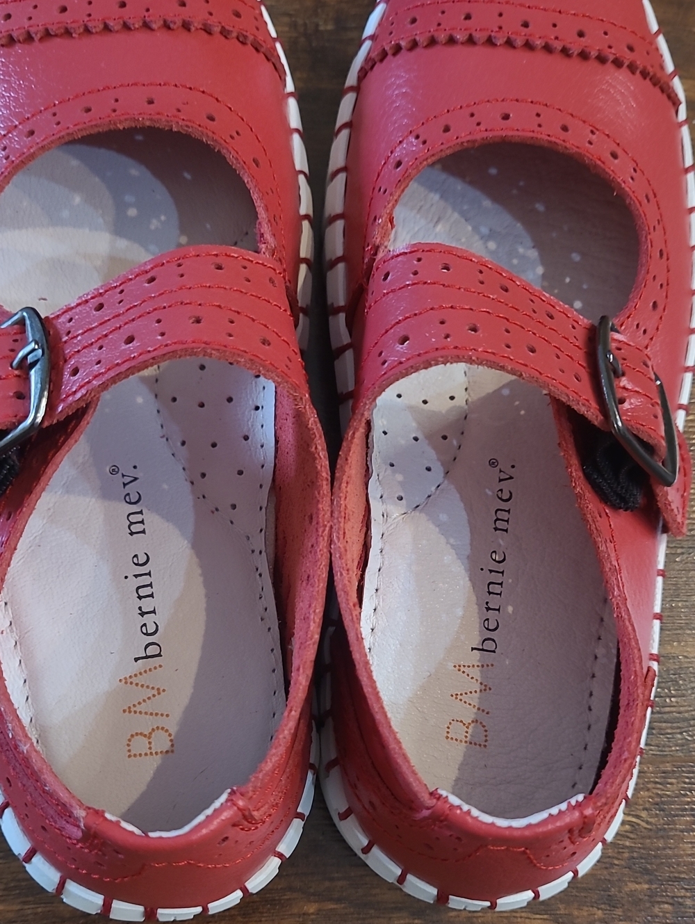 Bernie Mev Girls Red Leather Mary Jane with Memory Foam Size 13/31 Holiday - Picture 4 of 8
